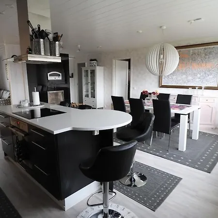 Luxury In The Heart Of Lägenhet Pello